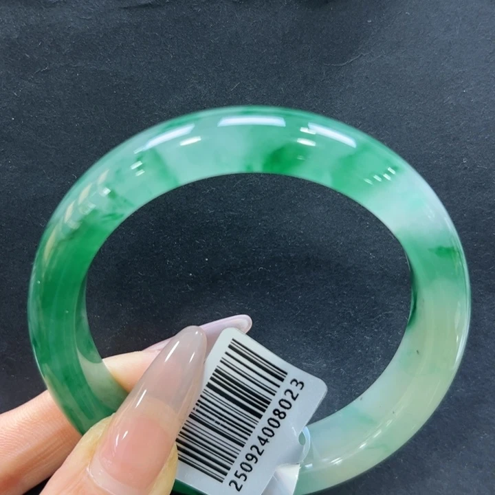 石英质玉（非洲翠）未镶嵌手镯