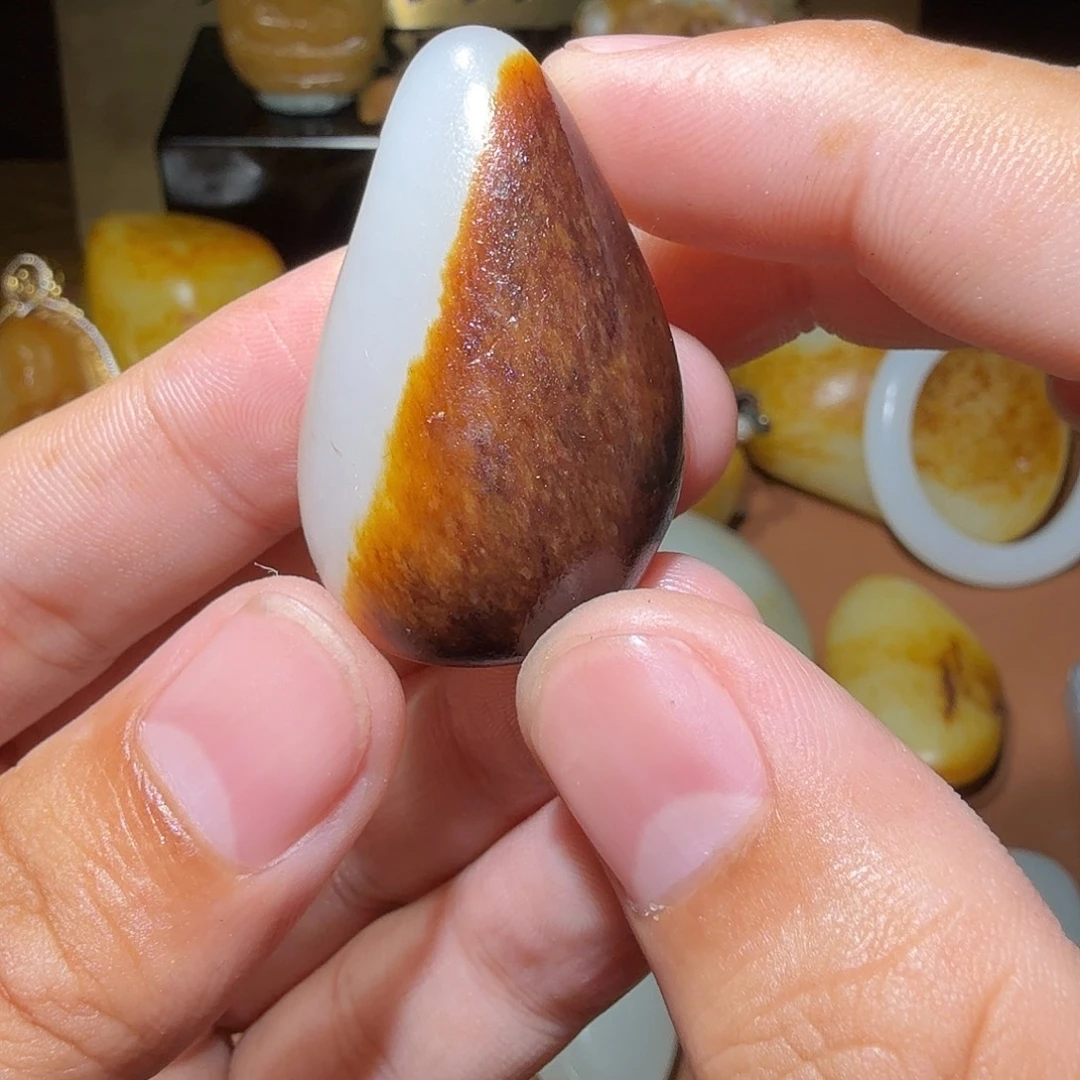 华***宗和田玉未镶嵌颈饰