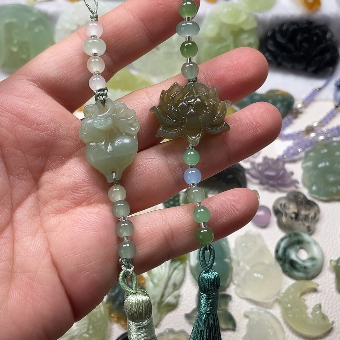 蛇纹石玉未镶嵌颈饰