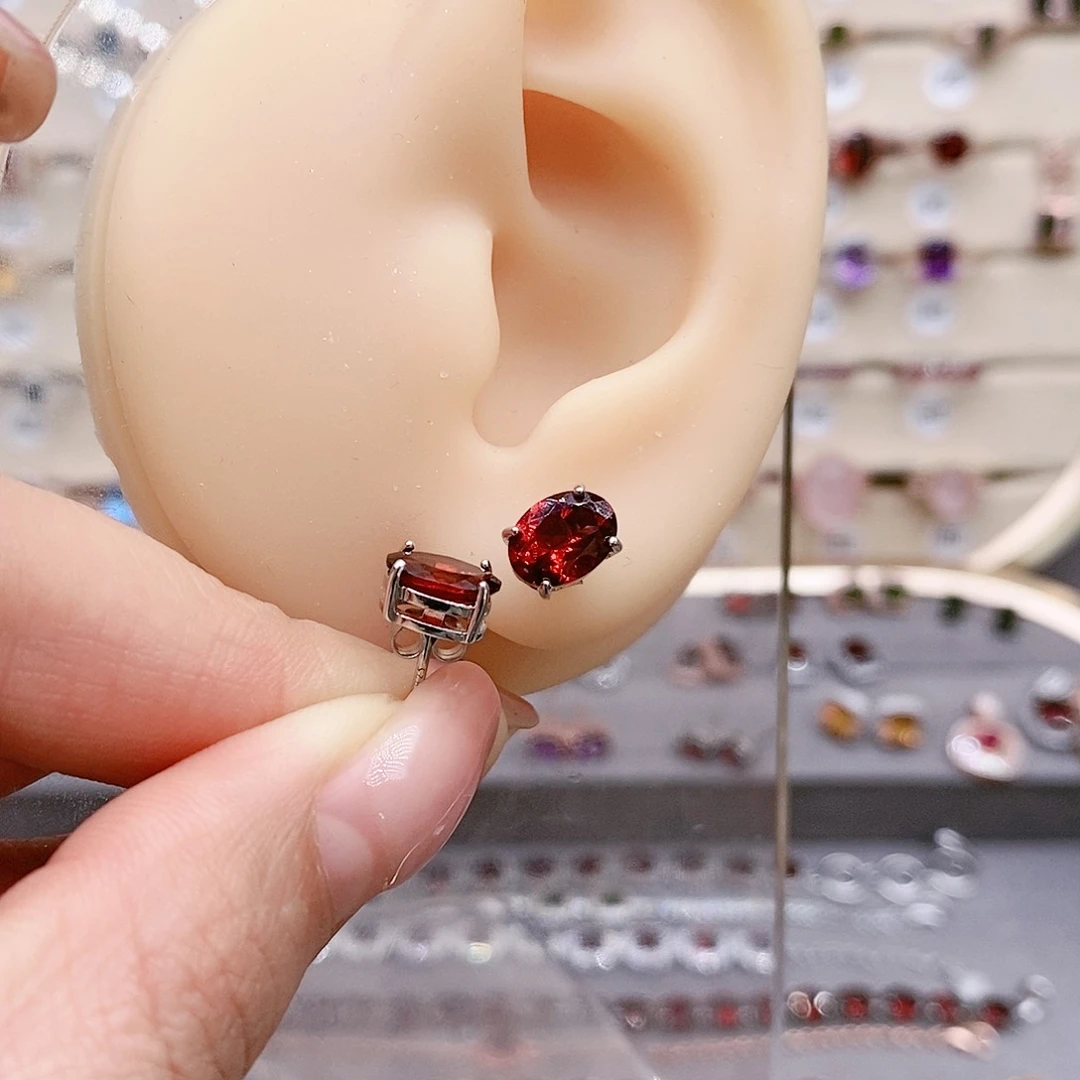 石榴石耳钉银S925镶嵌耳钉