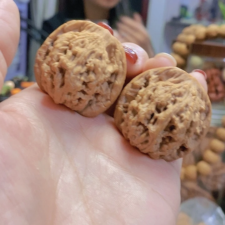 【闪购商品】文玩核桃把件37.5虎头中桩