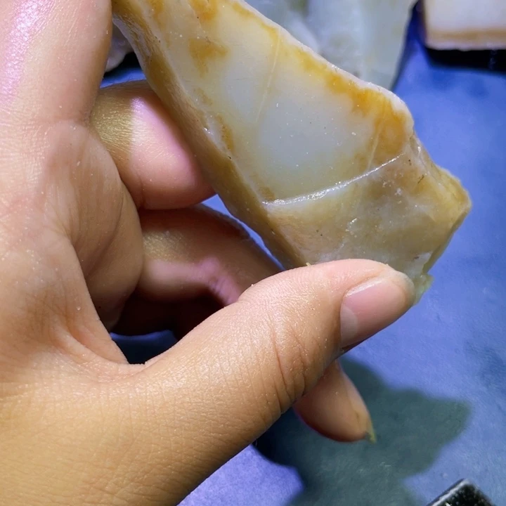 和田玉未镶嵌珠宝半成品