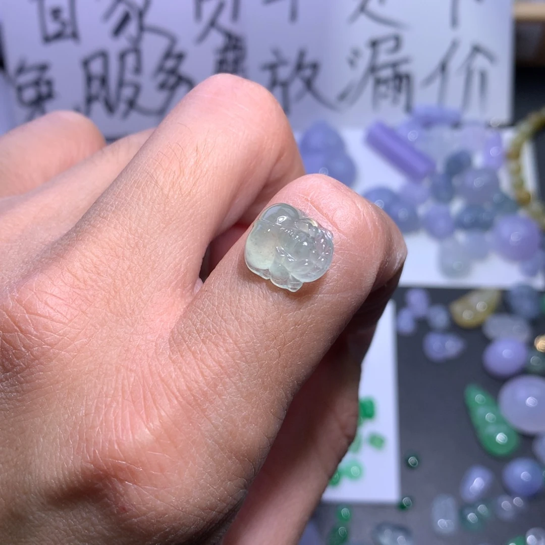 翡翠颈饰未镶嵌貔貅