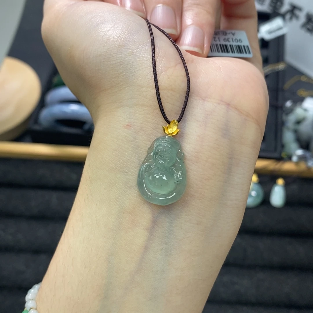 颈饰18K金镶嵌翡翠