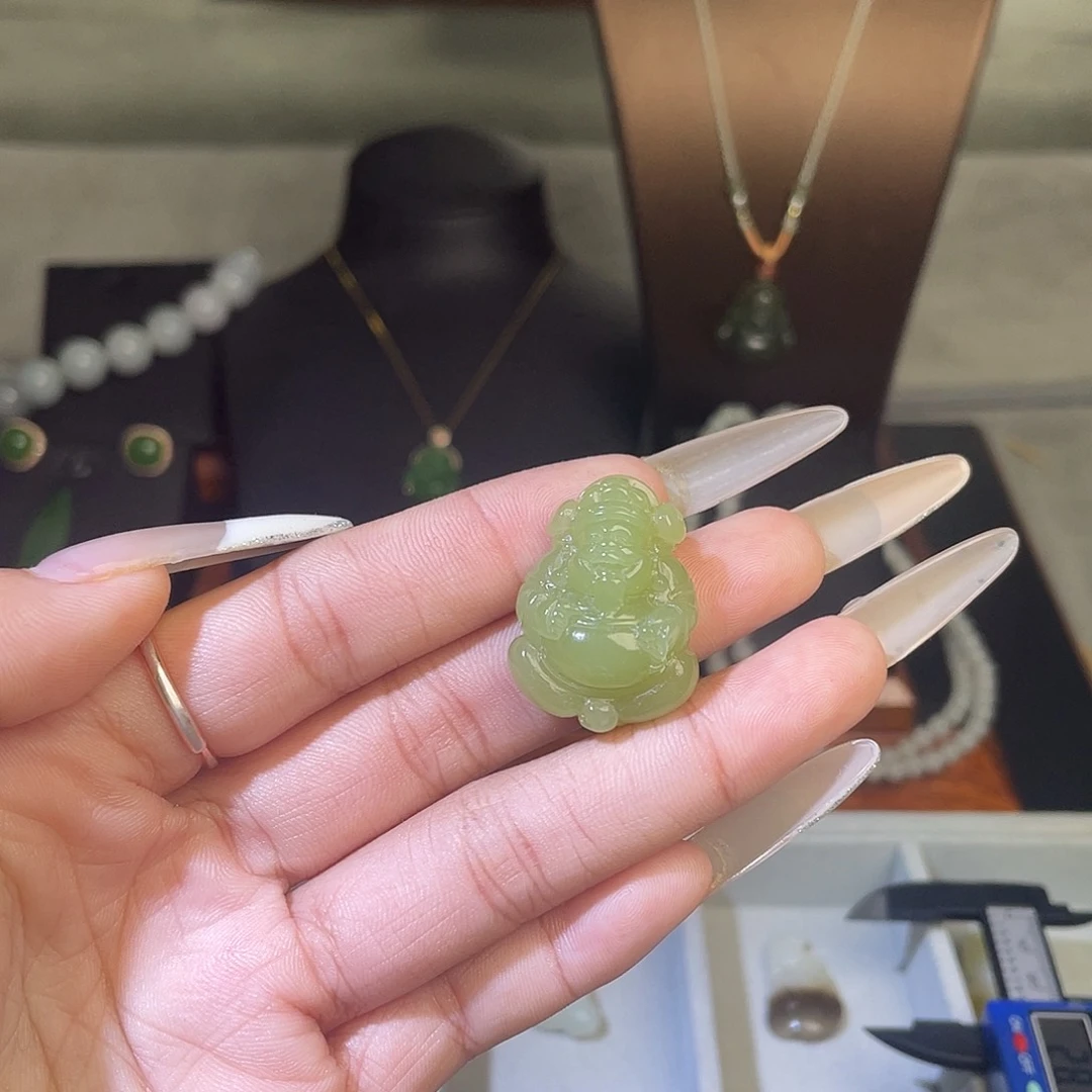 颈饰未镶嵌和田玉