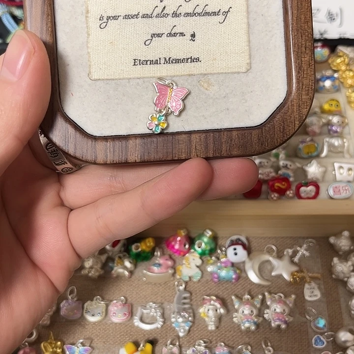 足银布艺粉色蝴蝶
