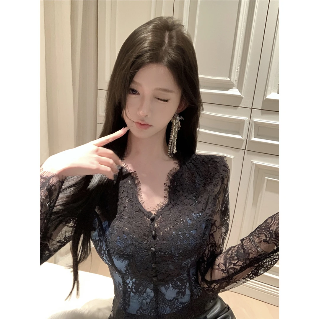 纯欲蕾丝假两件v领长袖T恤女春季新款时尚修身显瘦内搭打底衫上衣