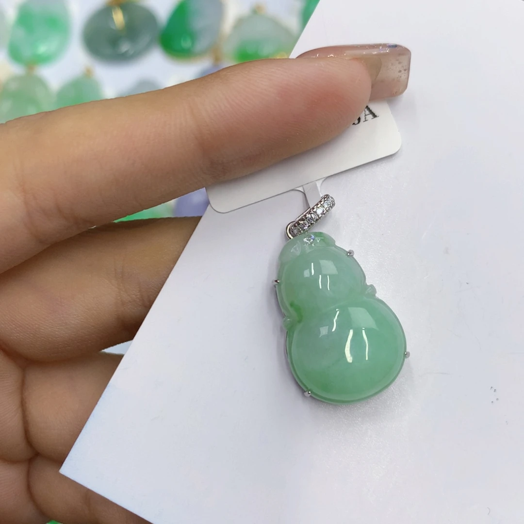 翡翠银S925镶嵌颈饰翡翠