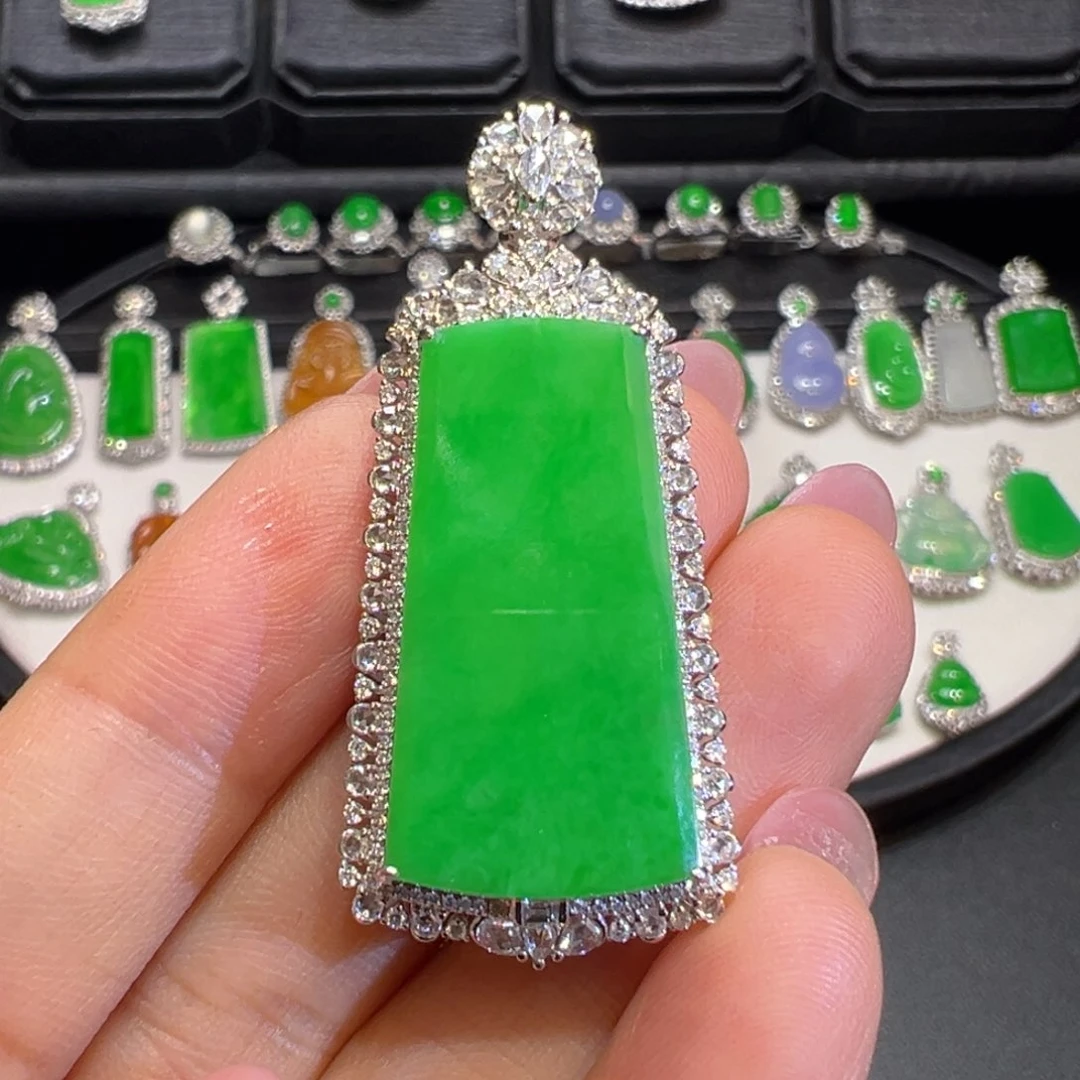 翡翠18K金镶嵌颈饰收到货48小时鉴赏期