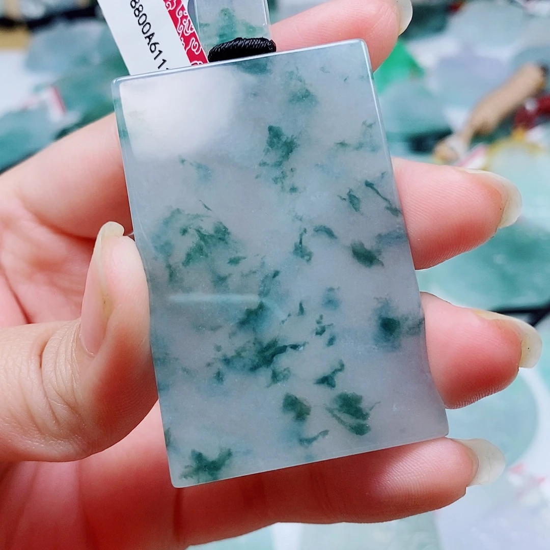 国***理翡翠未镶嵌颈饰翡翠