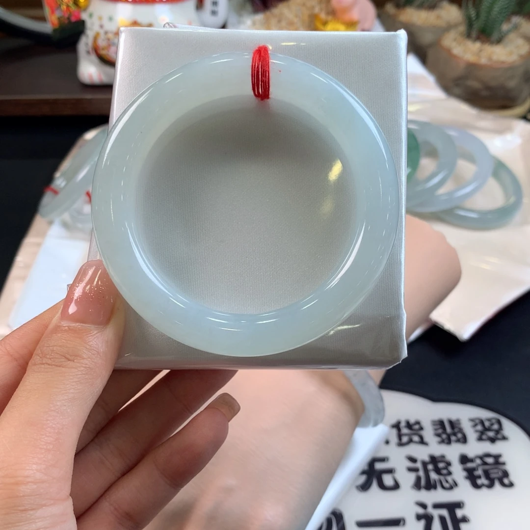 翡翠未镶嵌手镯56圈口