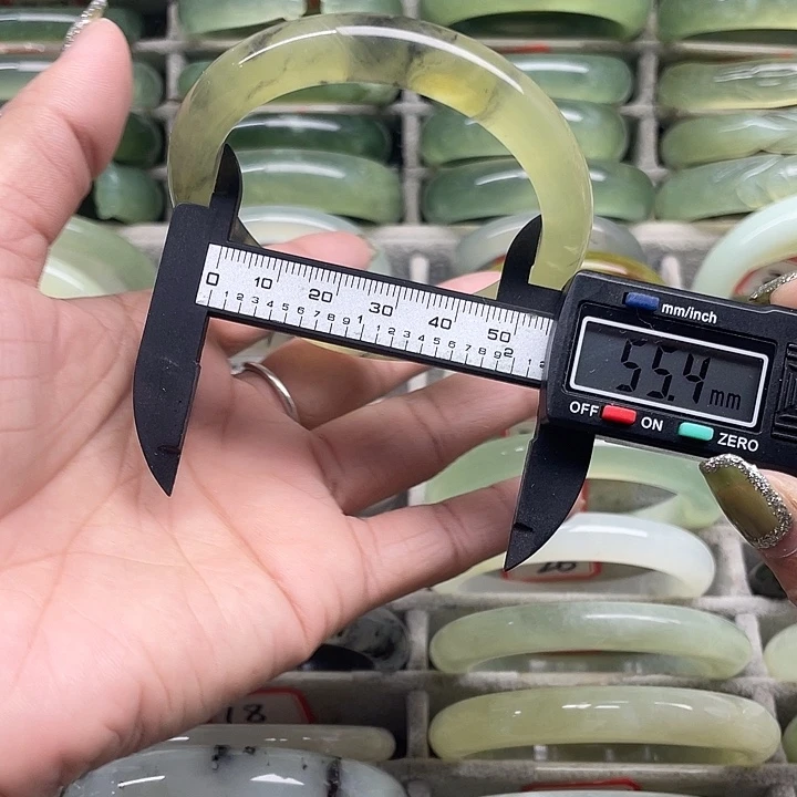 蛇纹石玉未镶嵌手镯23