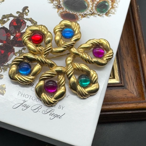 合金胸针 哇哦中古 复古vintage 精美扭纹金属镂空仿琉璃胸针时尚