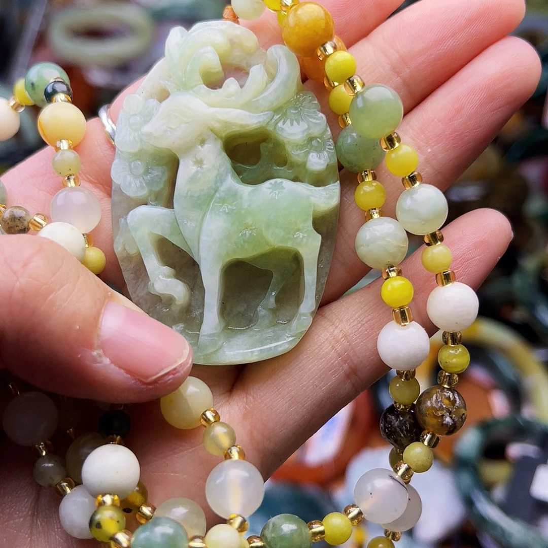 蛇纹石玉颈饰未镶嵌