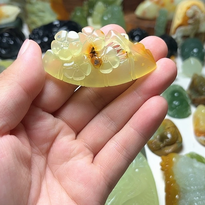 未镶嵌蛇纹石玉颈饰