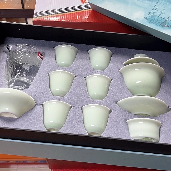 孤品茶具套装等。