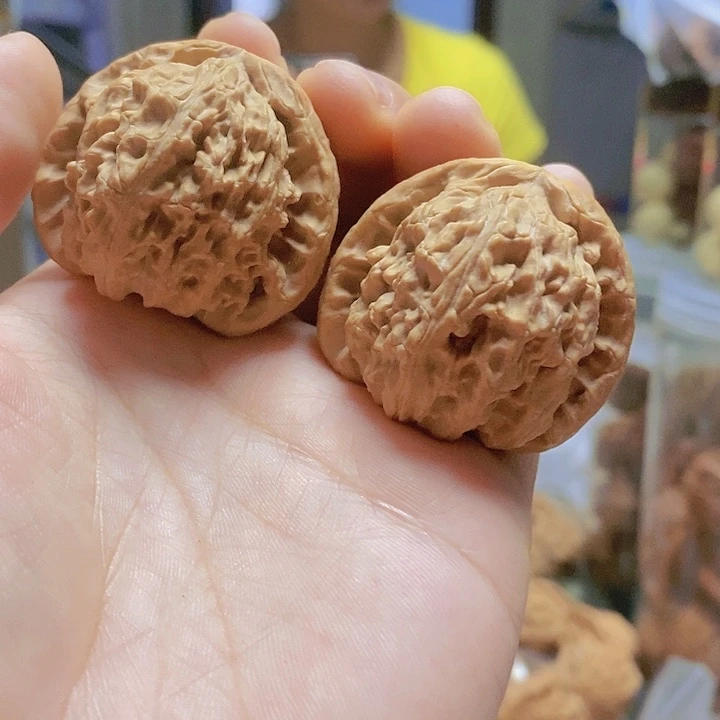 【闪购商品】文玩核桃把件39.5白狮子