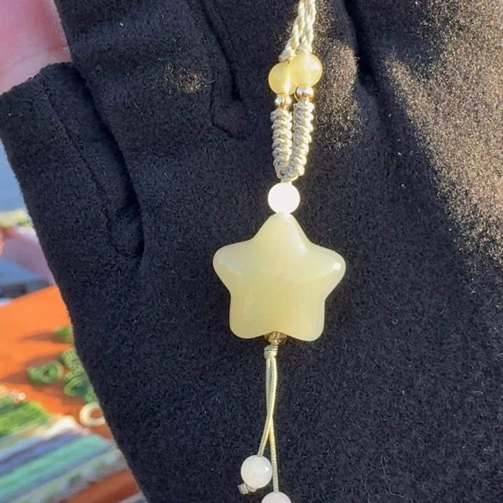 和田玉未镶嵌颈饰菲