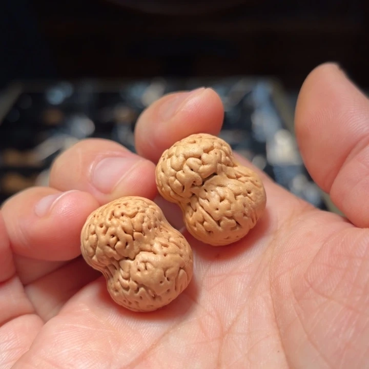 文玩核桃吊坠花生7242