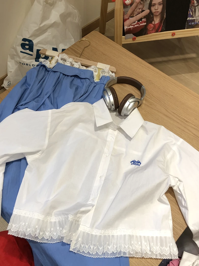路一.韩国 Seoul     lanhai  刺绣蕾丝边衬衫 DP20250213028