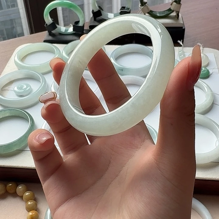 翡翠未镶嵌手镯（序号10）点菜看细节