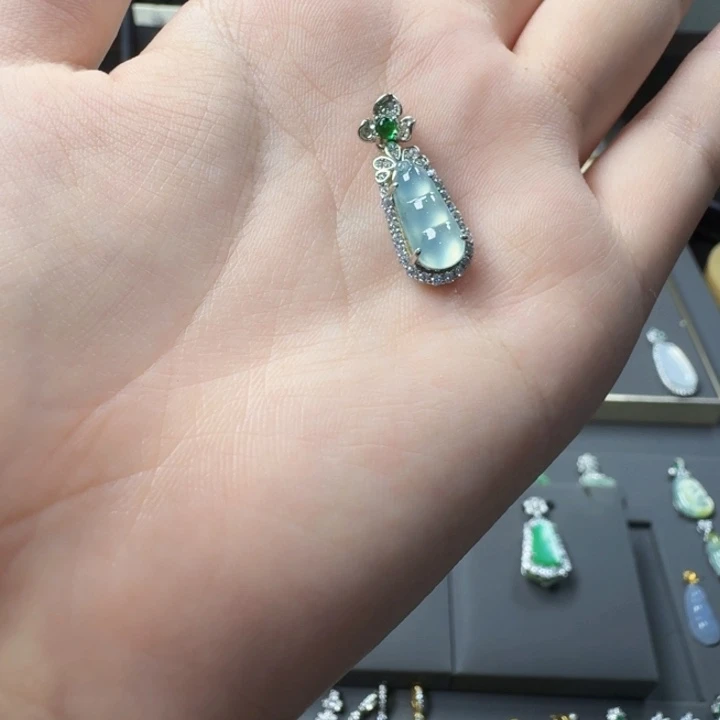 颈饰银S925镶嵌翡翠