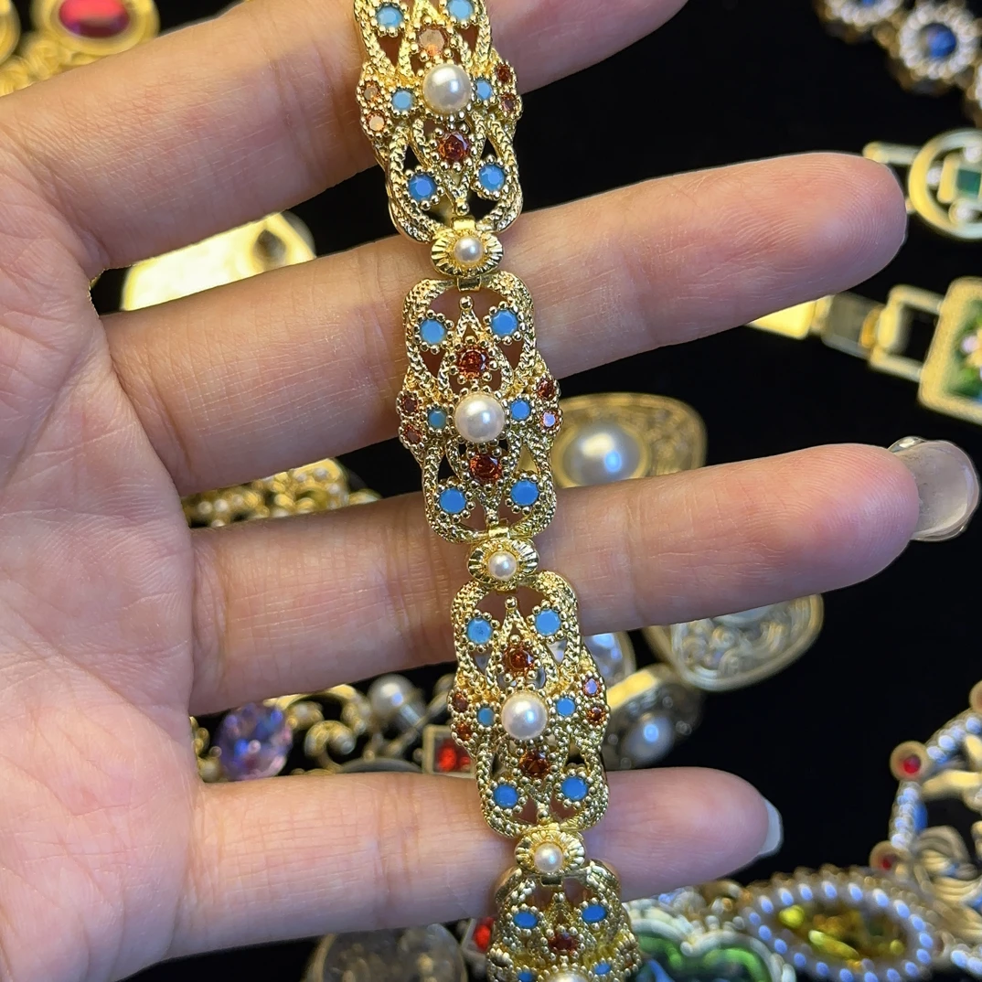 铜合金锆石手链 古法金工艺复古手链精致蓝色镶钻彩色金色饰品
