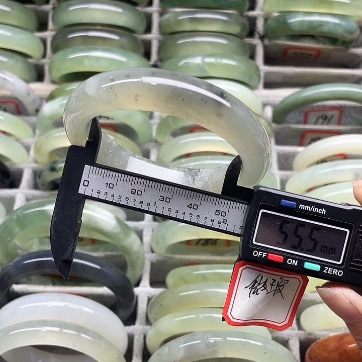 未镶嵌蛇纹石玉手镯192