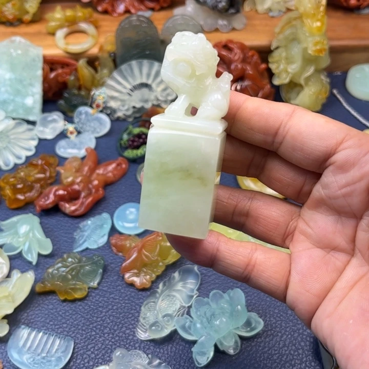 蛇纹石玉合金吊坠