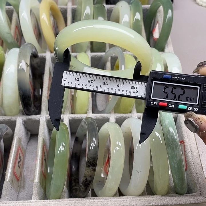 蛇纹石玉未镶嵌手镯37