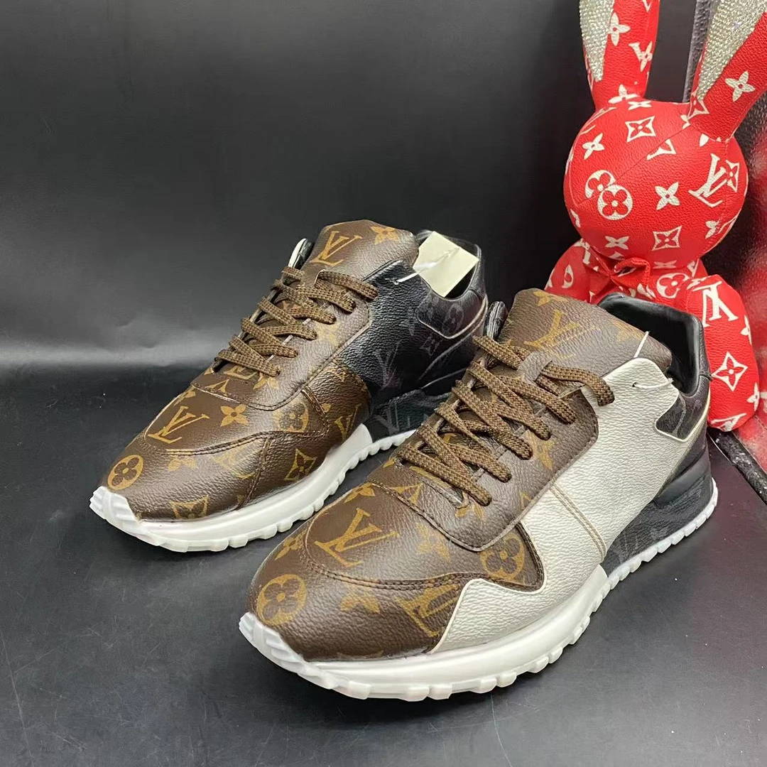 95新 LouisVuitton/路易威登 三色老花runway运动鞋41.5欧码kke52