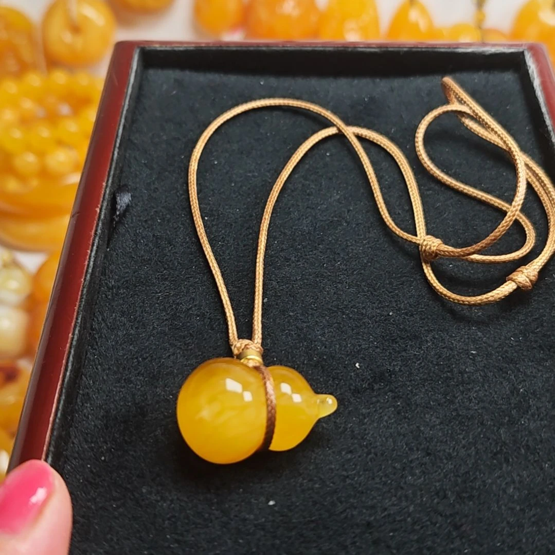 蜜蜡吊坠(赠链)未镶嵌