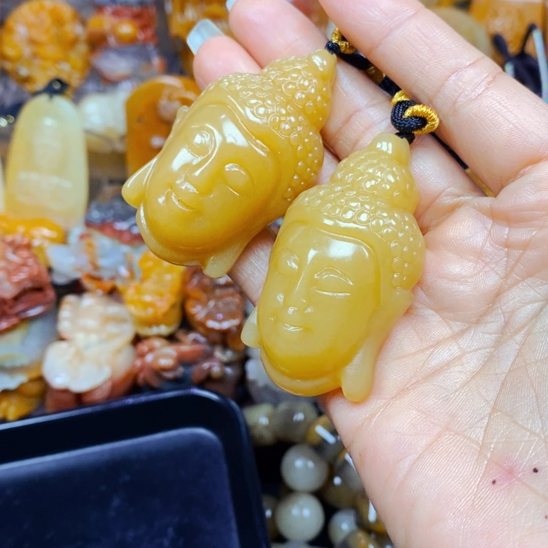 石英质玉（黄龙玉）未镶嵌颈饰