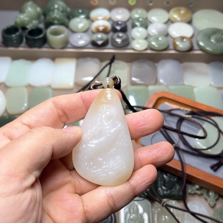 和田玉颈饰未镶嵌活**行