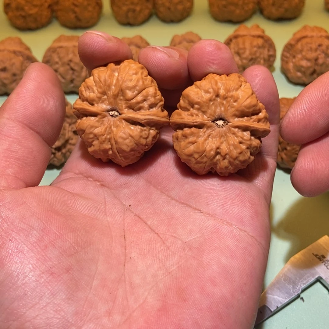 文玩核桃吊坠a**a蛤蟆头38一对