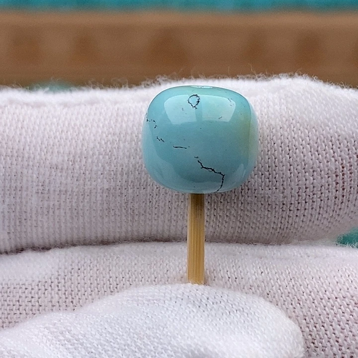 绿松石未镶嵌珠宝奇石11