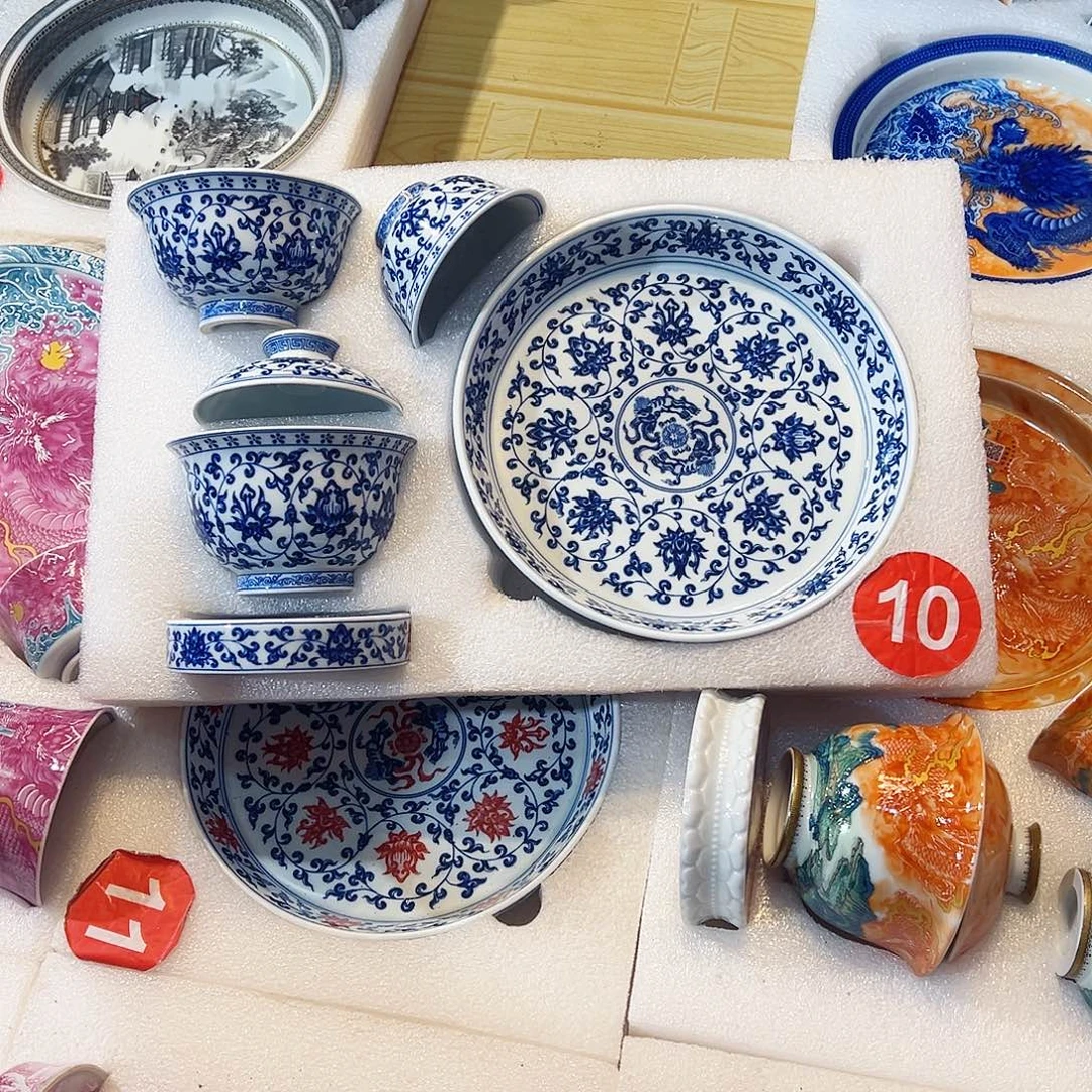 破***。青花缠枝莲五件套