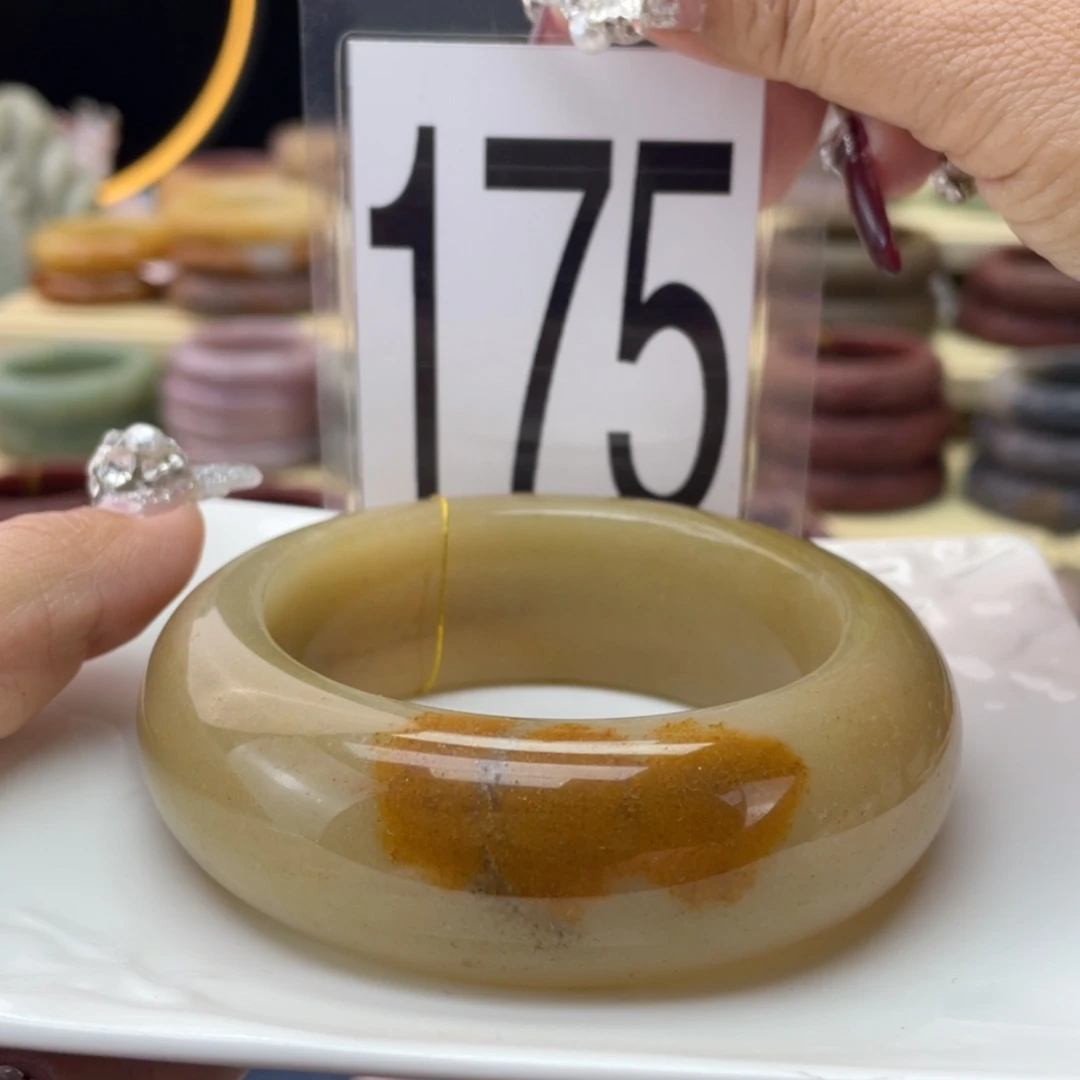 【闪购商品】石英质玉手镯未镶嵌