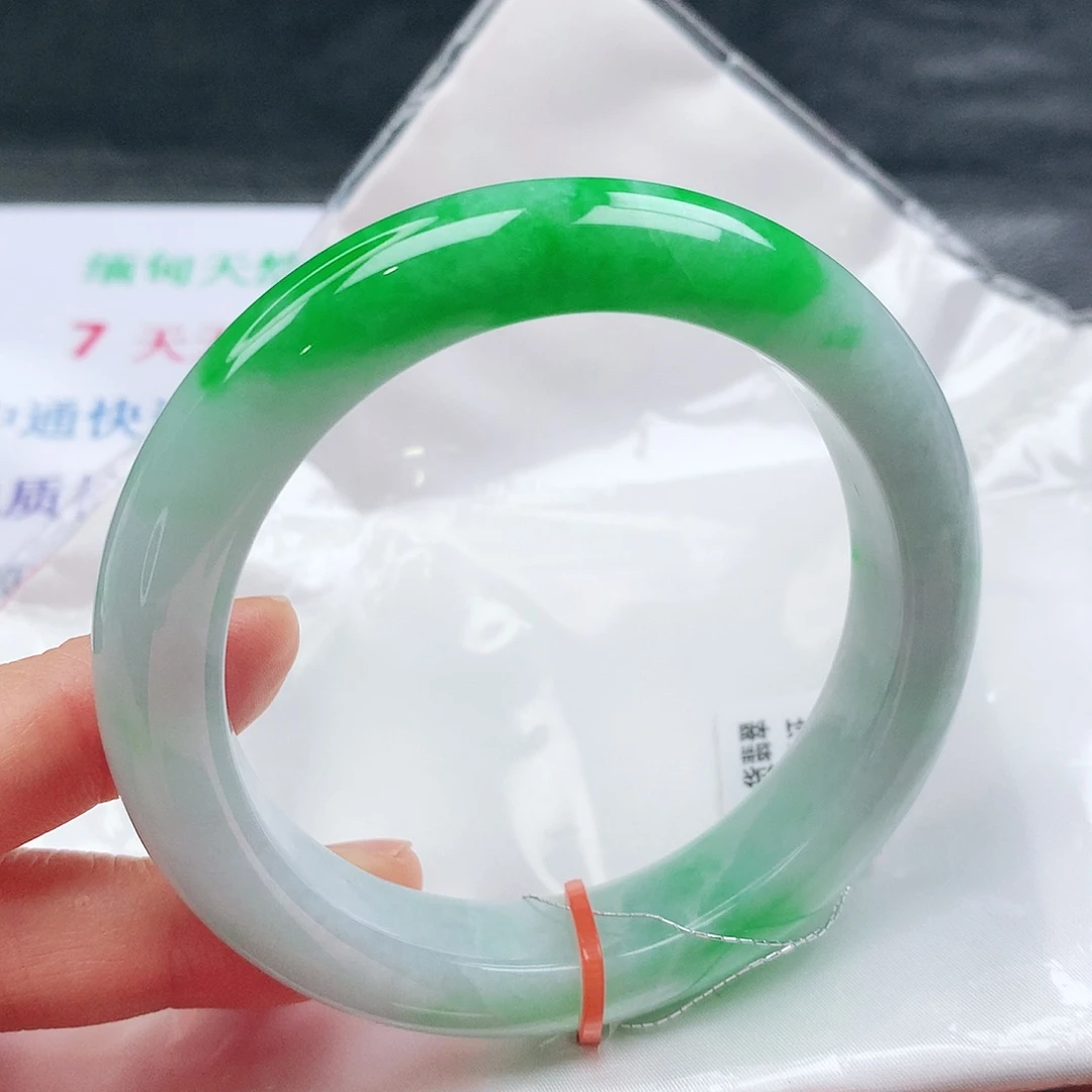 翡翠手镯未镶嵌天然翡翠手镯