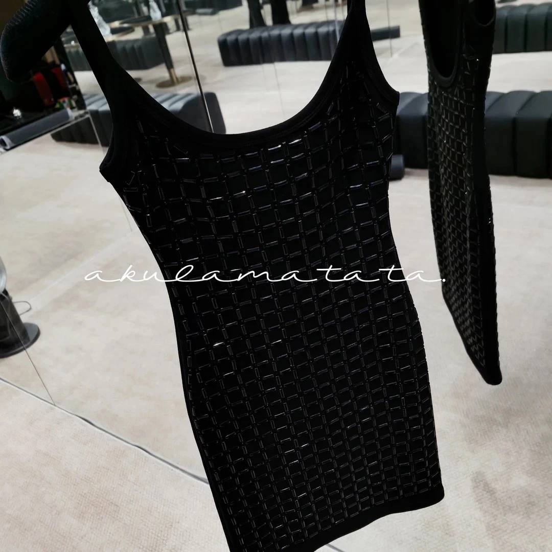 法式闪钻宴会聚餐必备！气质显瘦显白百搭吊带连衣裙！