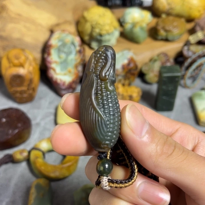 岫岩河磨玉（透闪石质玉）未镶嵌挂件