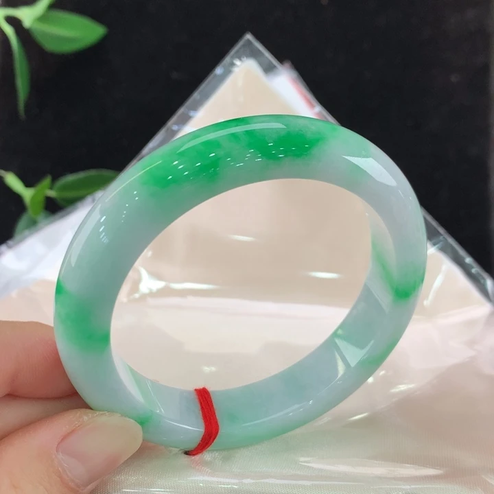 翡翠手镯未镶嵌111/0128