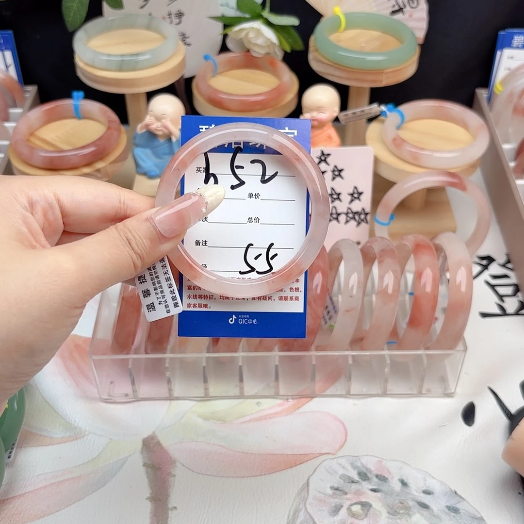 韶***逝石英质玉手镯未镶嵌