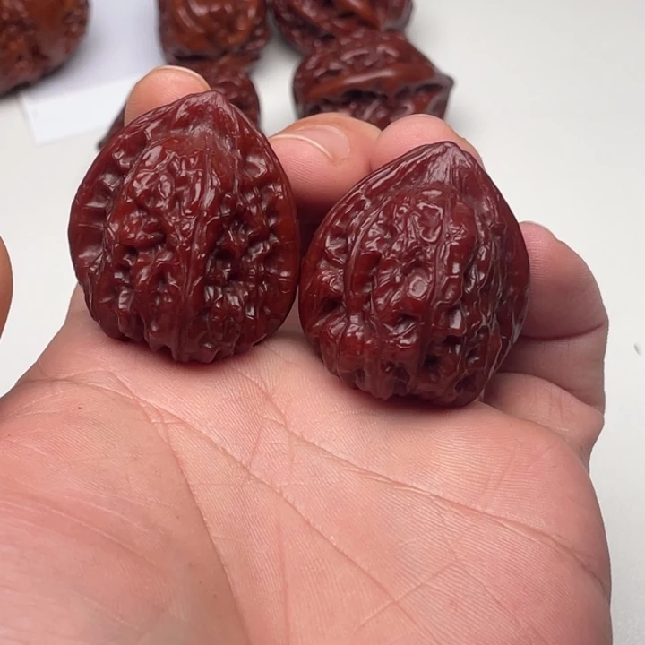 文玩核桃吊坠赤龙鸡心058