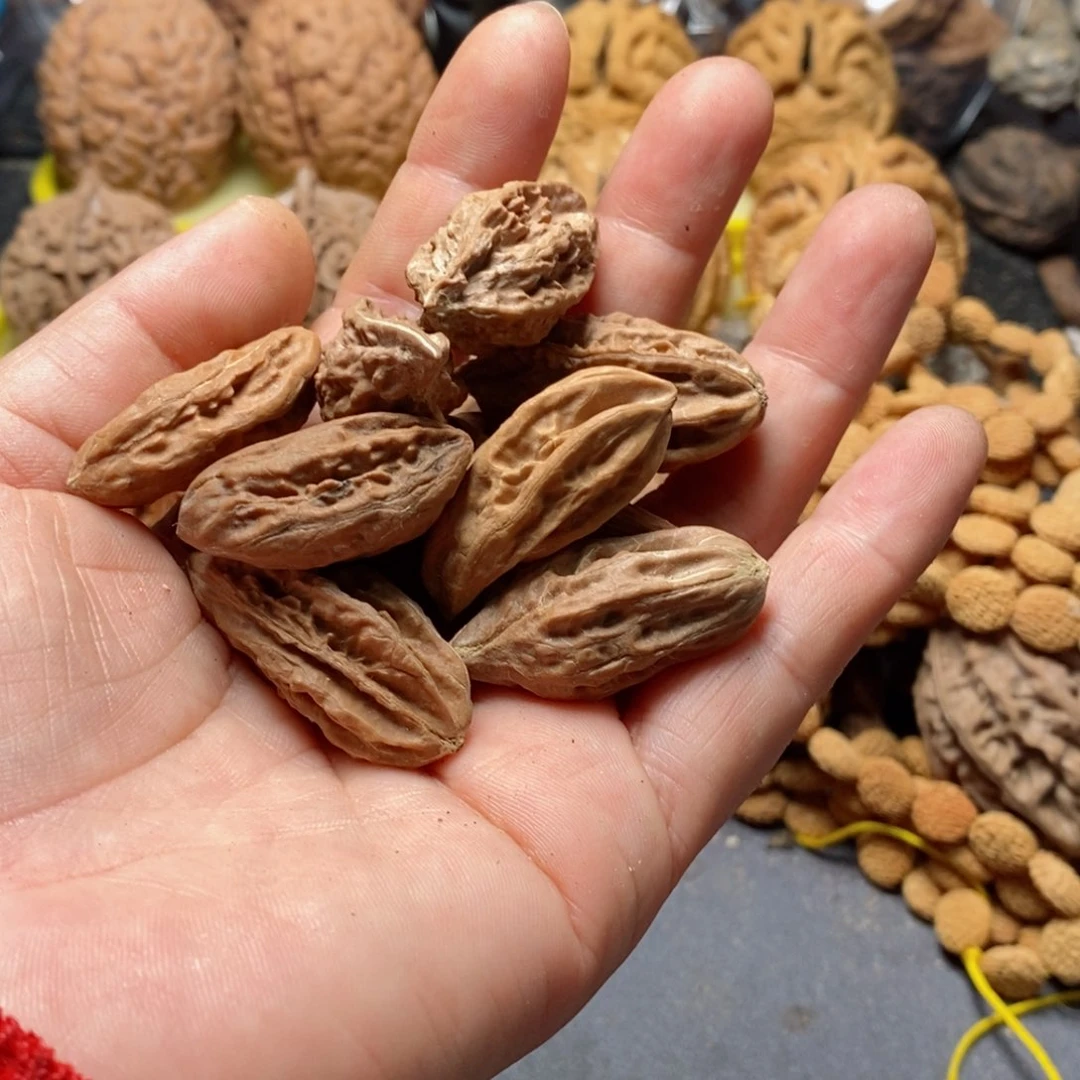 文玩核桃吊坠会***间核桃74