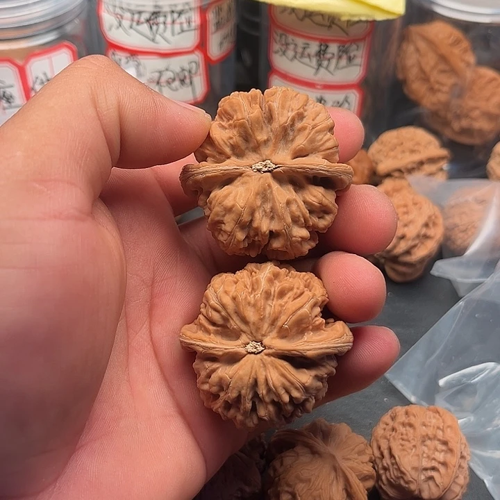 把件文玩核桃打不进