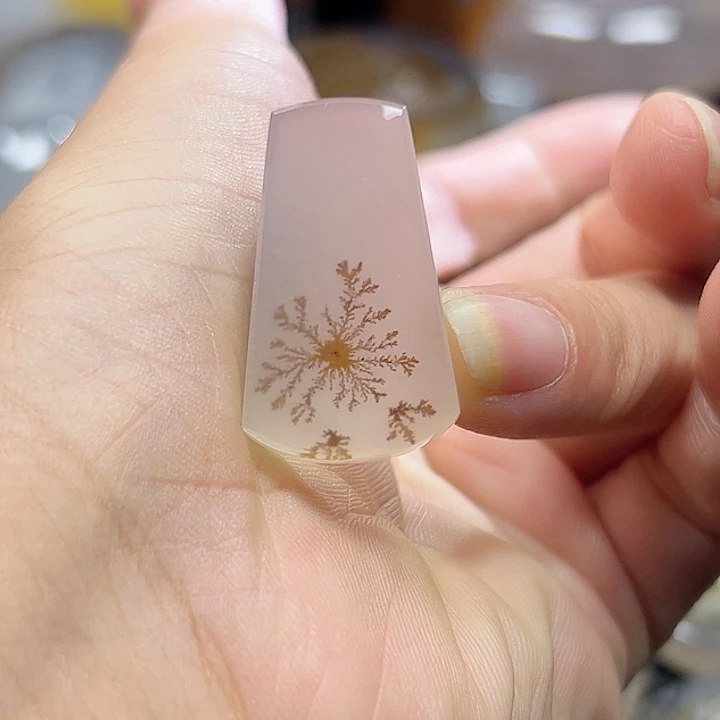玛瑙/玉髓未镶嵌珠宝半成品
