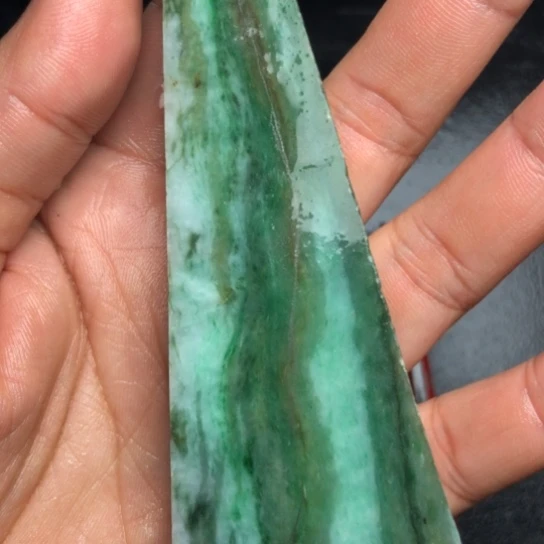 抽***天翡翠未镶嵌颈饰裸石