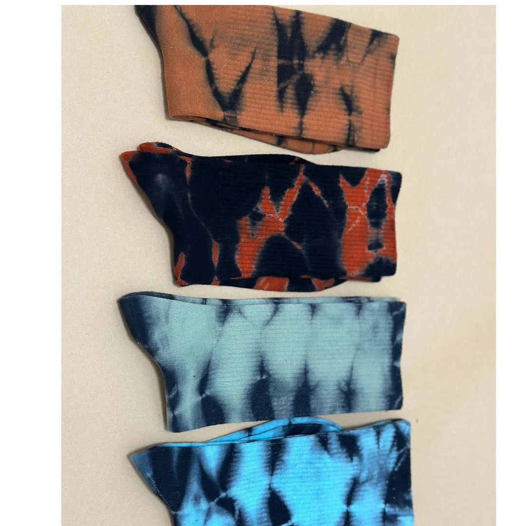 设计植物染棉中筒袜子