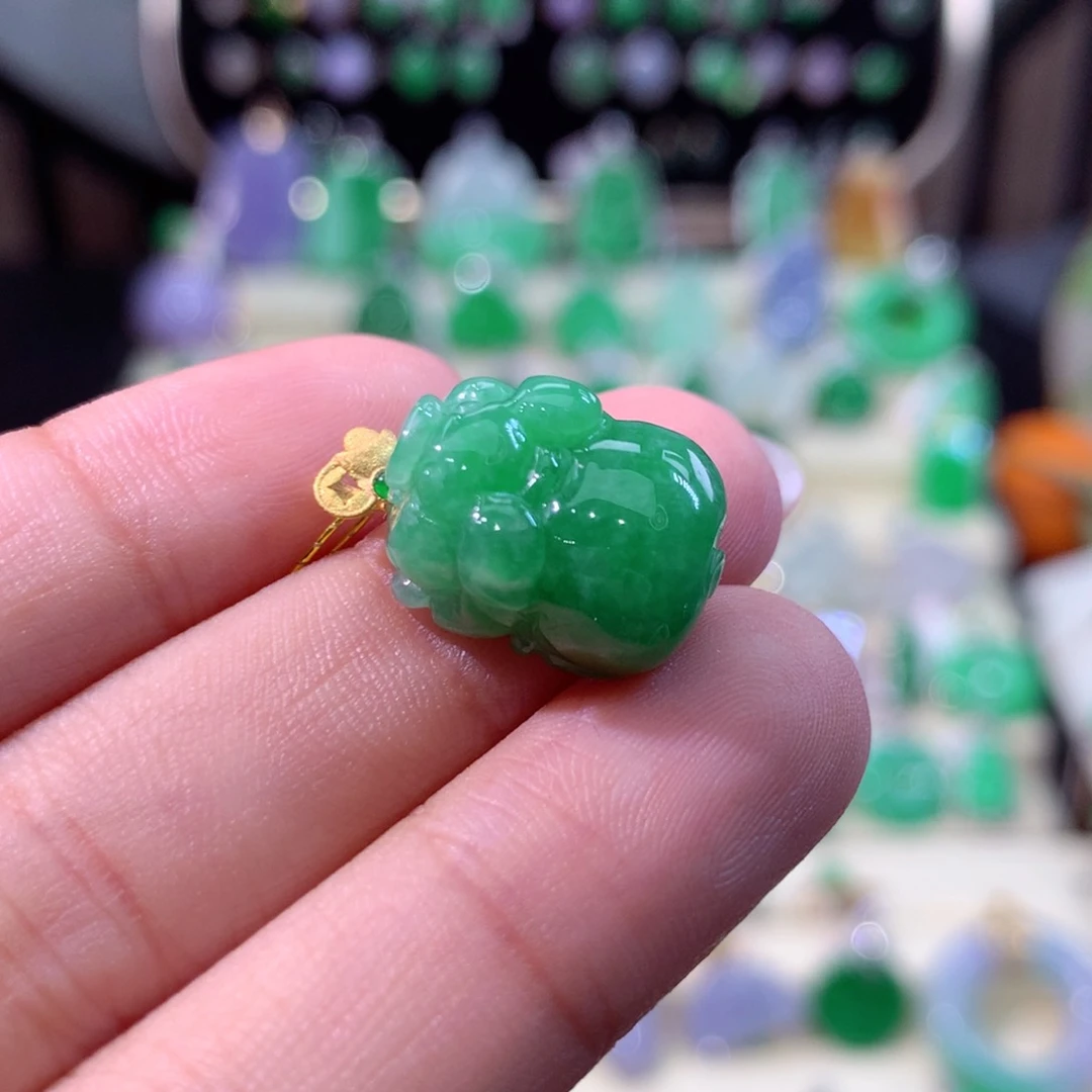 翡翠颈饰18K金镶嵌翡翠